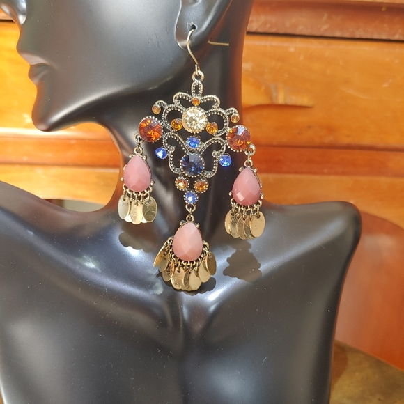 Earrings - Picture 1 of 4